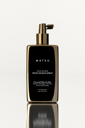 Silk Glaze Isı ile Aktive Olan Elektriklenme & Kabarma Karşıtı Saç Spreyi – Anti-Frizz Cam Parlaklığı Etkisi