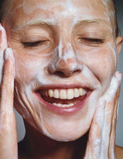 3-pack Cleansing Gel + Hyaluronic Serum + Facial Mist Skin Care Set