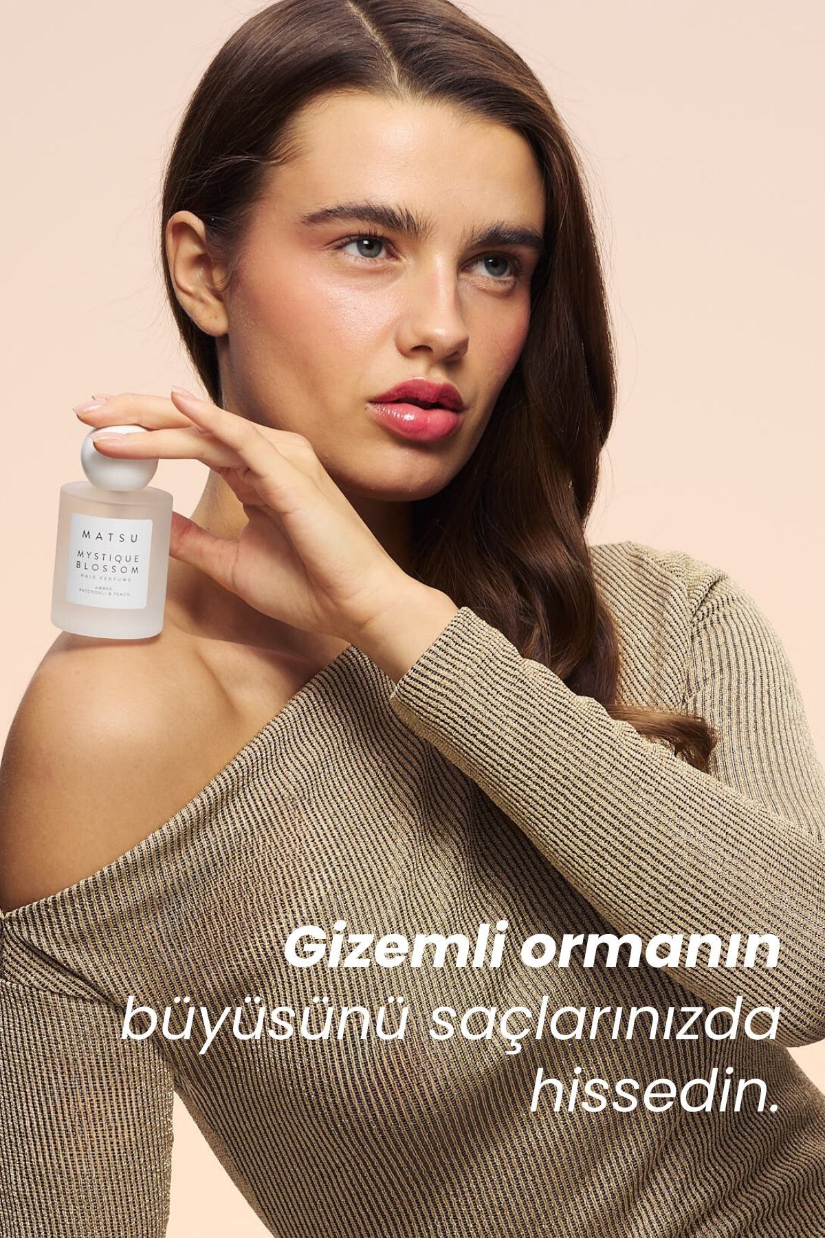 mystique-blossom-sac-parfumu-50-ml-beyaz-cicekler-odunsu-notalar-hair-mist-808.jpg